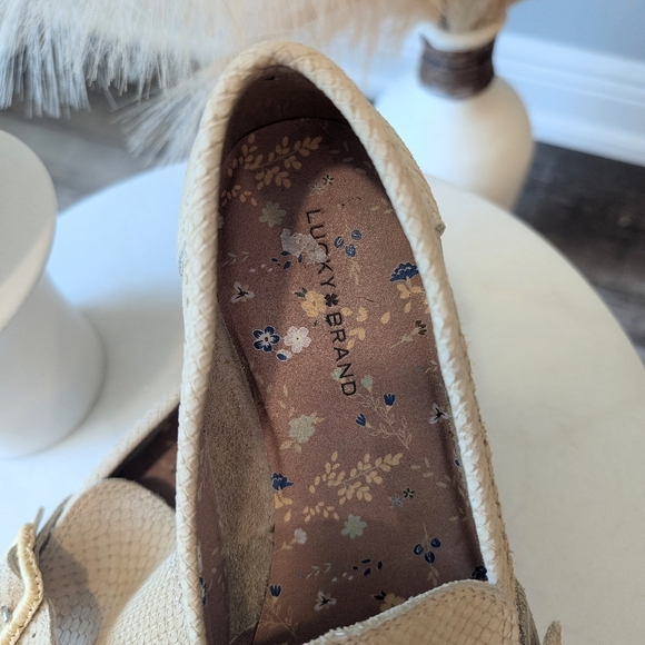 Lucky brand loafers sz 9 - Picture 3 of 6